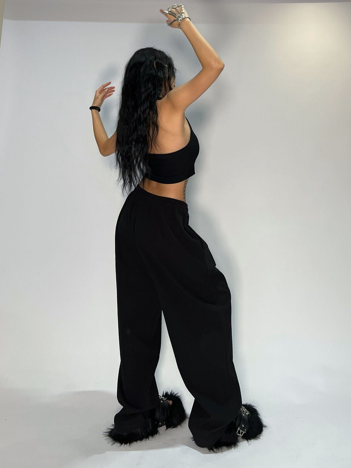 Y2K wide-leg loose-fit casual sweatpants.