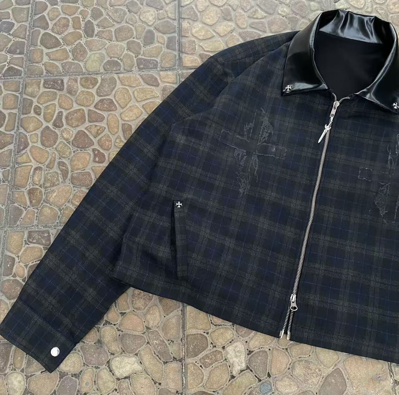Retro Striped Pullover Jacket with 3D Embroidery and Dual Zippers