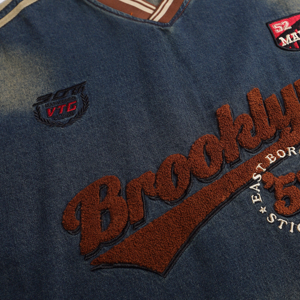 Sweat à capuche en jean brodé YAVIORA