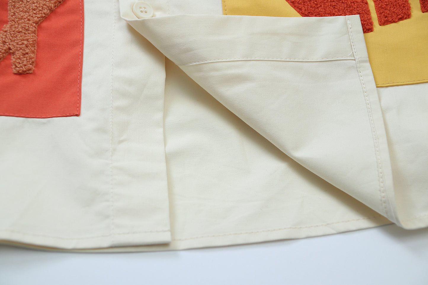 YAVIORA Colorblock-Shirt mit Flockdruck