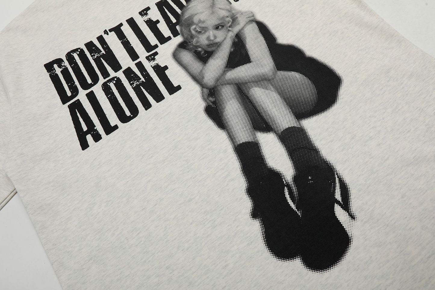 YAVIORA T-Shirt mit abstrakter Figur