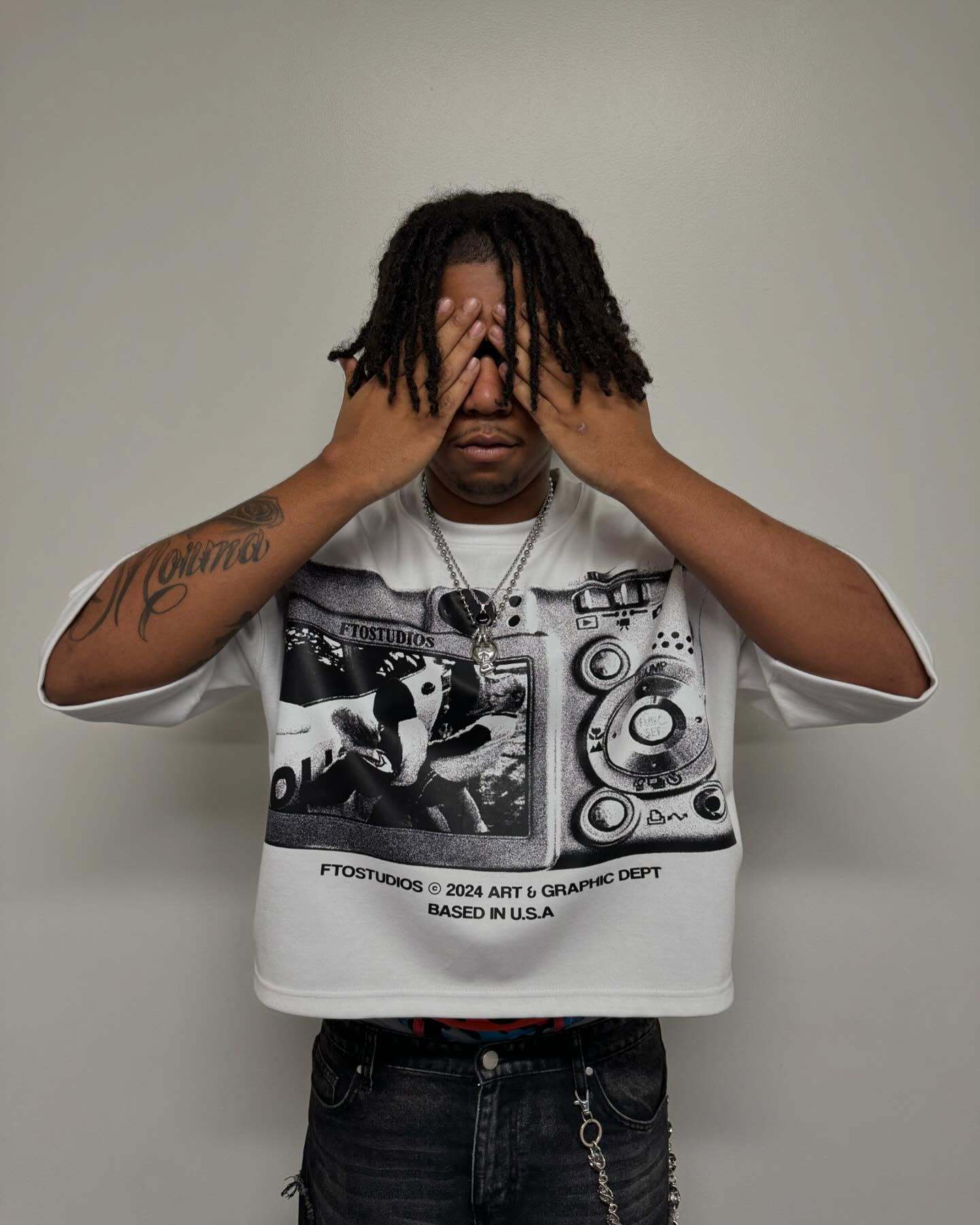 Street-style graffiti and vinyl record print T-shirt