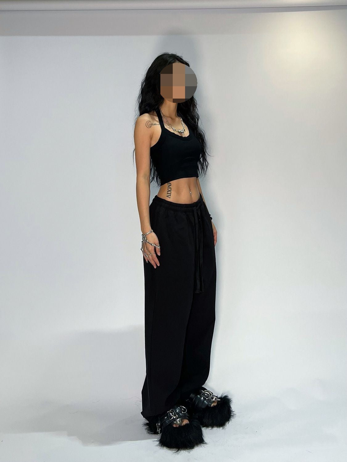 Y2K wide-leg loose-fit casual sweatpants.