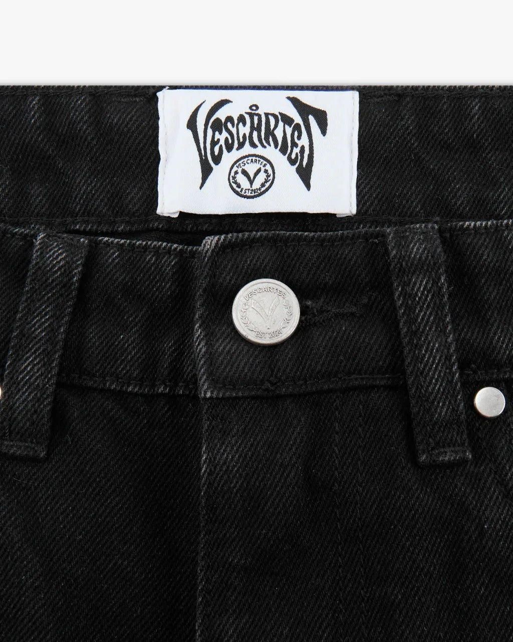 Vintage-Style Wide-Leg Jeans with Intricate Embroidery