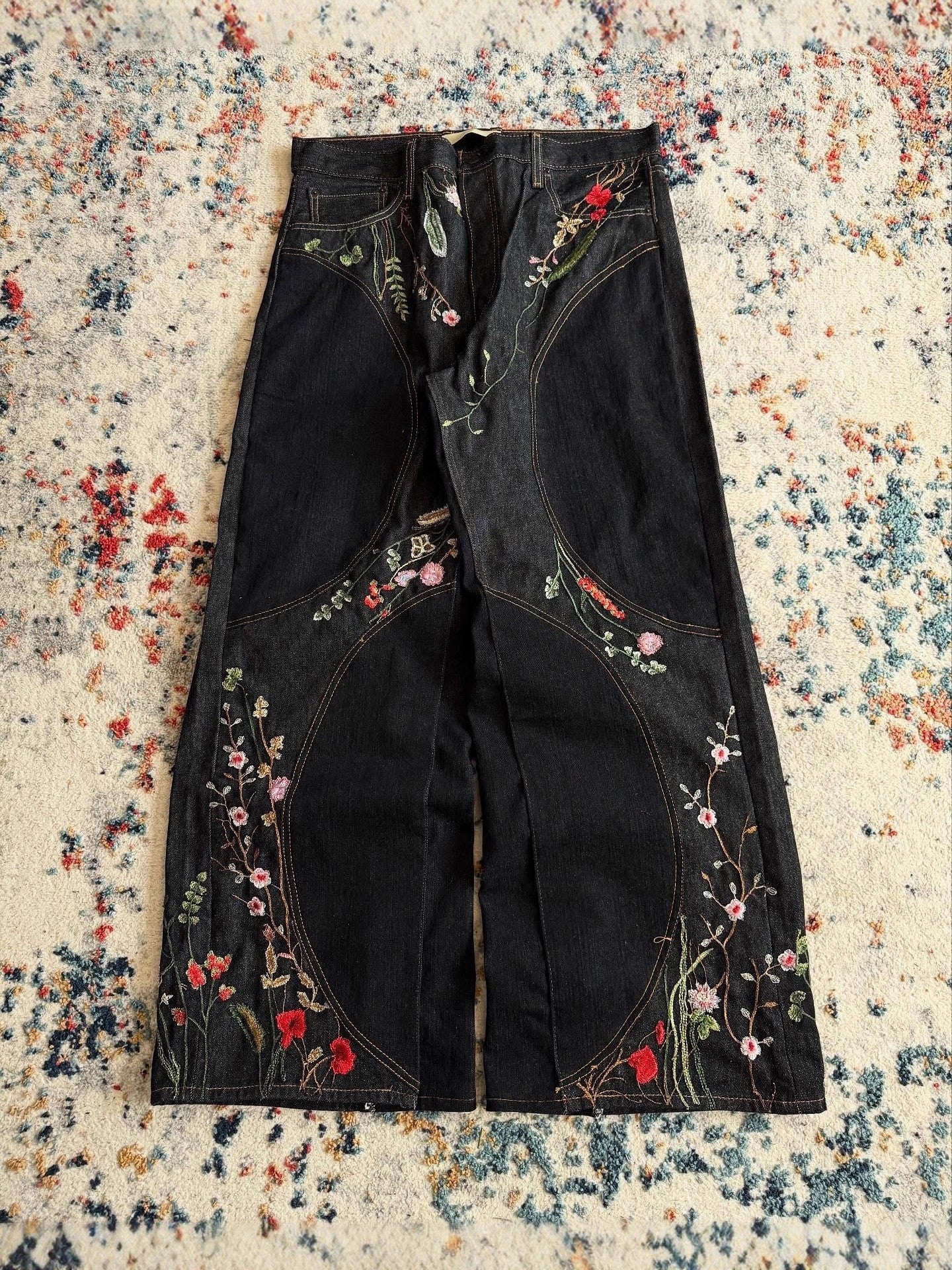 Retro Straight-leg Jeans with Plum Blossom Embroidery