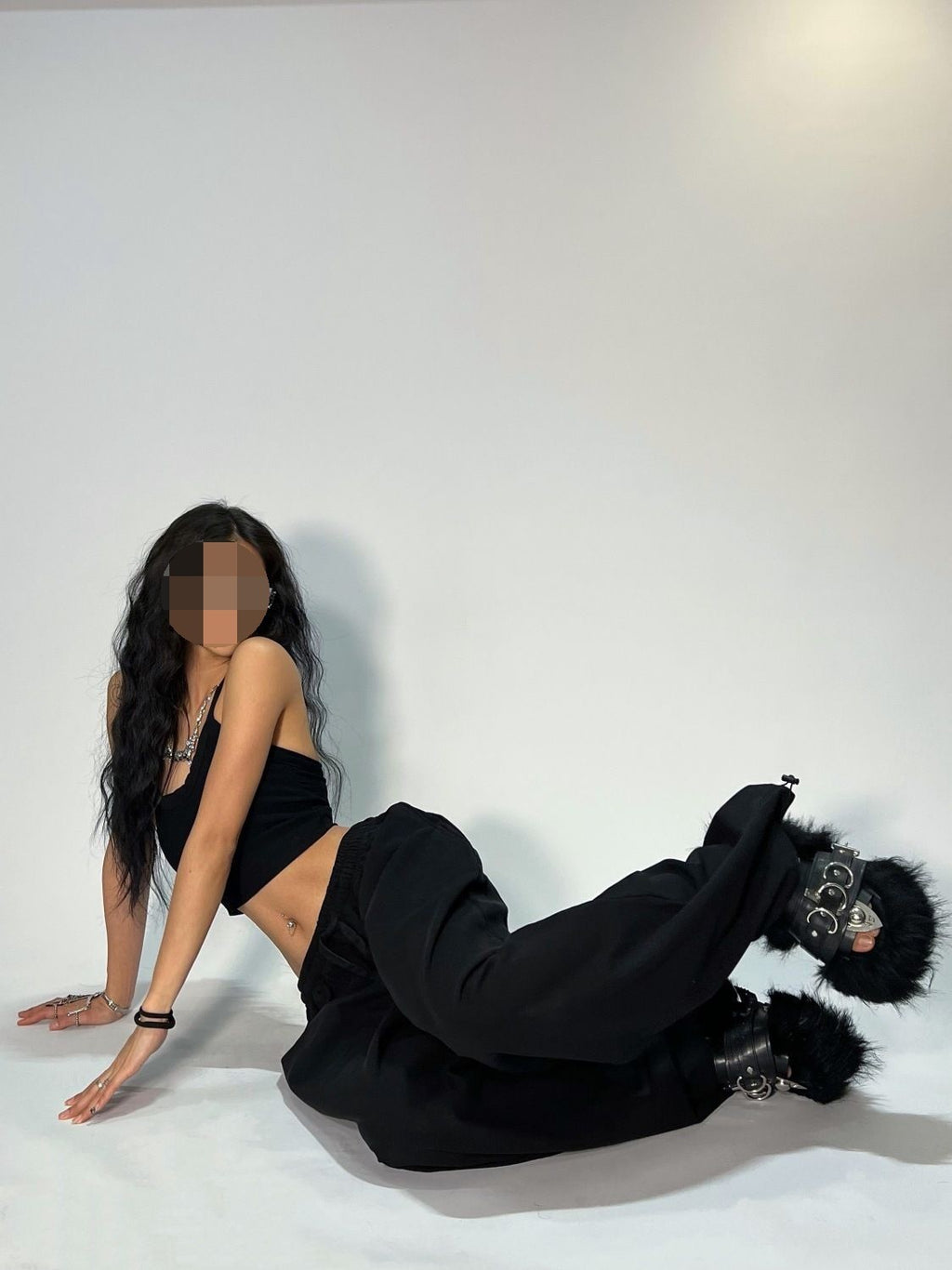 Y2K wide-leg loose-fit casual sweatpants.