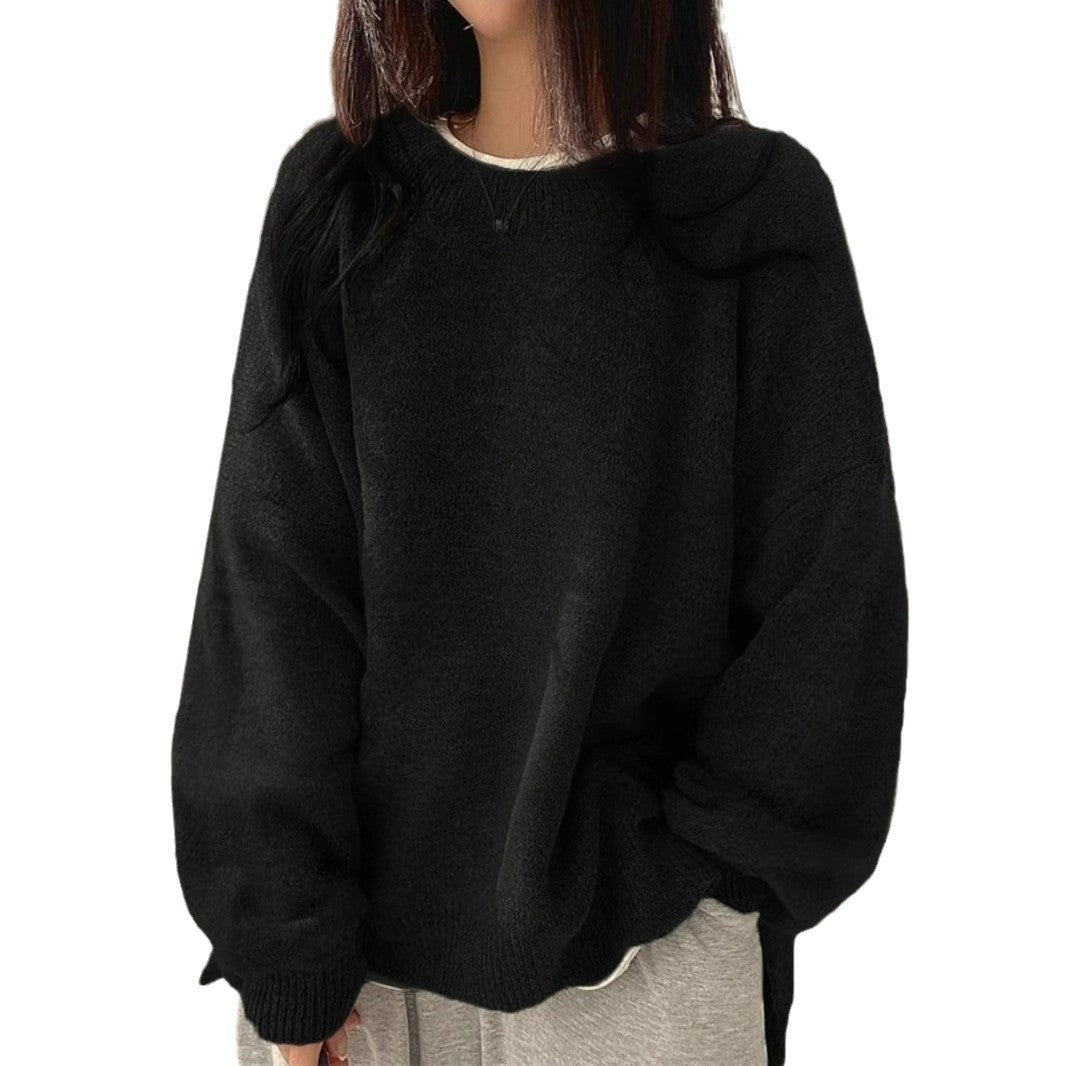 Solid-color, loose-fit, long-sleeve knit pullover with side slits