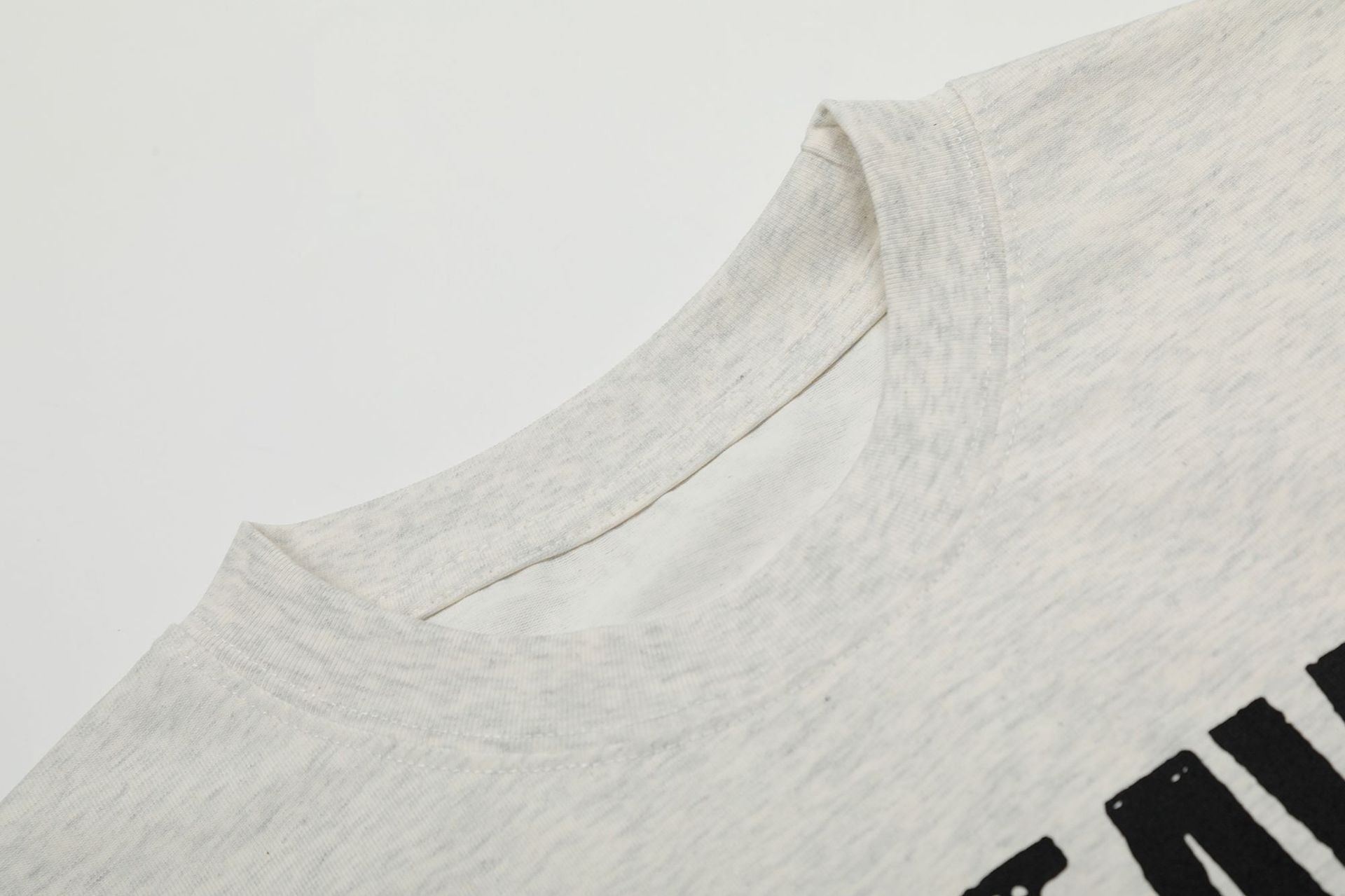 YAVIORA Abstract Figure Tee