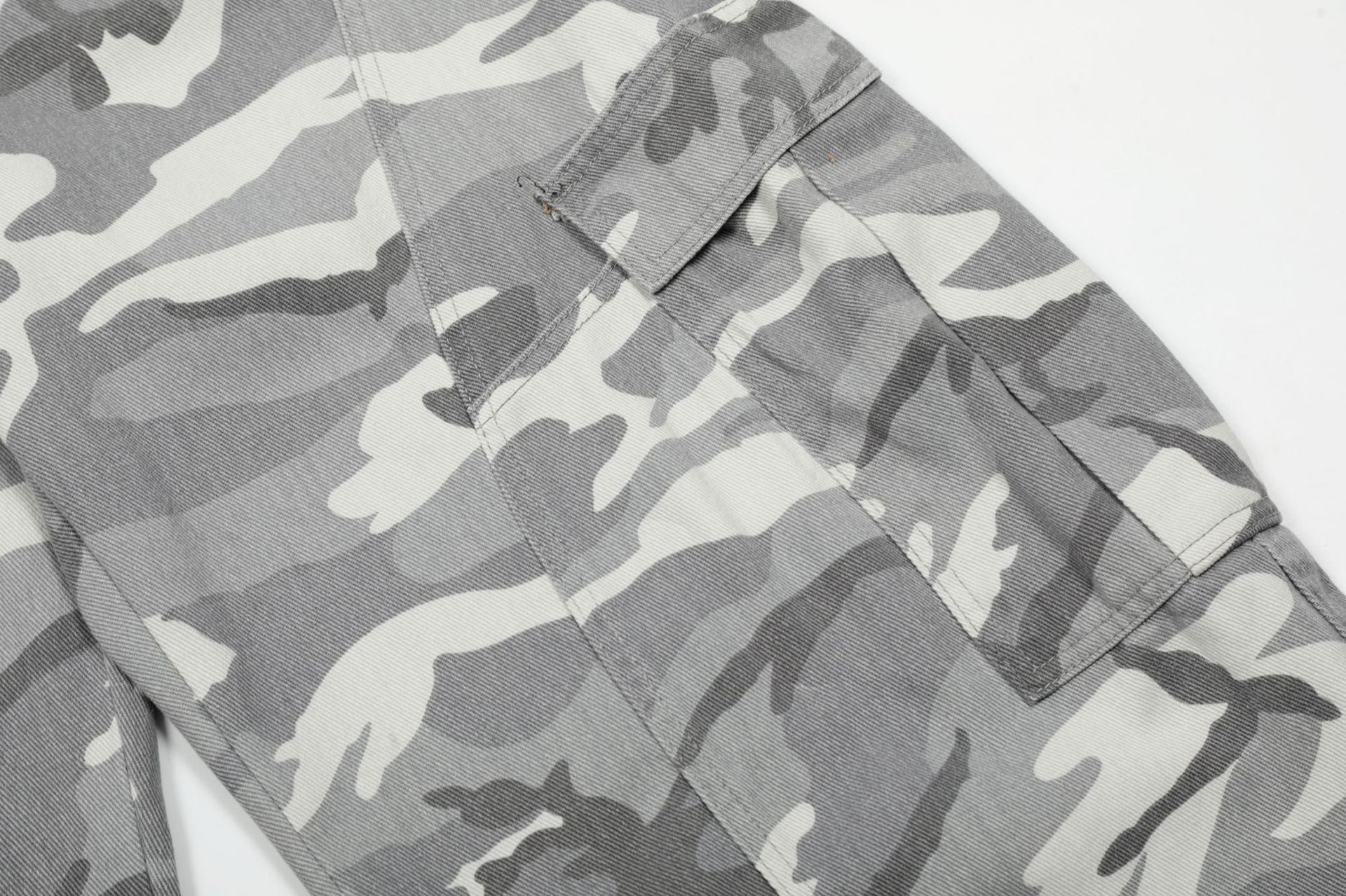 YAVIORA Gray and White Camouflage Cargo Pants
