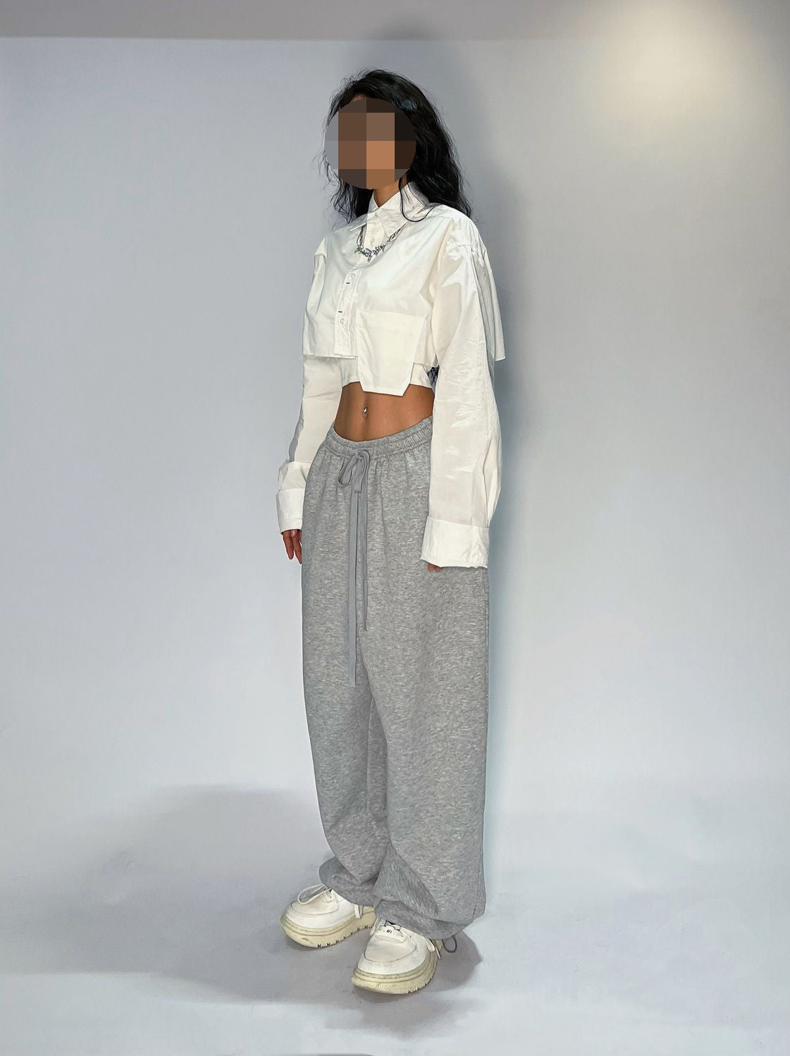 Y2K wide-leg loose-fit casual sweatpants.