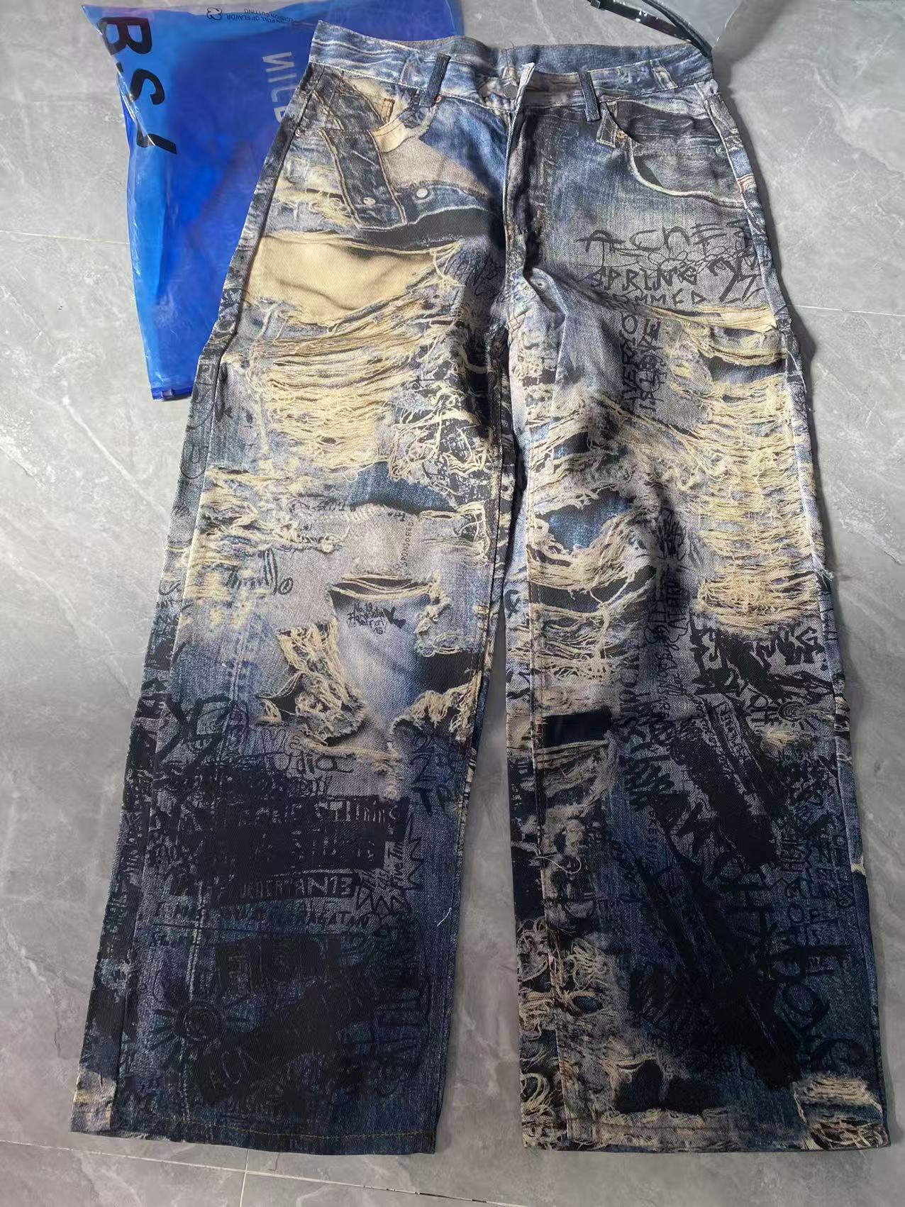 Y2K Graffiti-destructive 3D digital distressed jeans for men