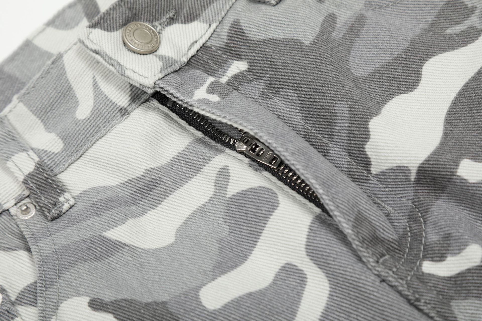 YAVIORA Gray and White Camouflage Cargo Pants