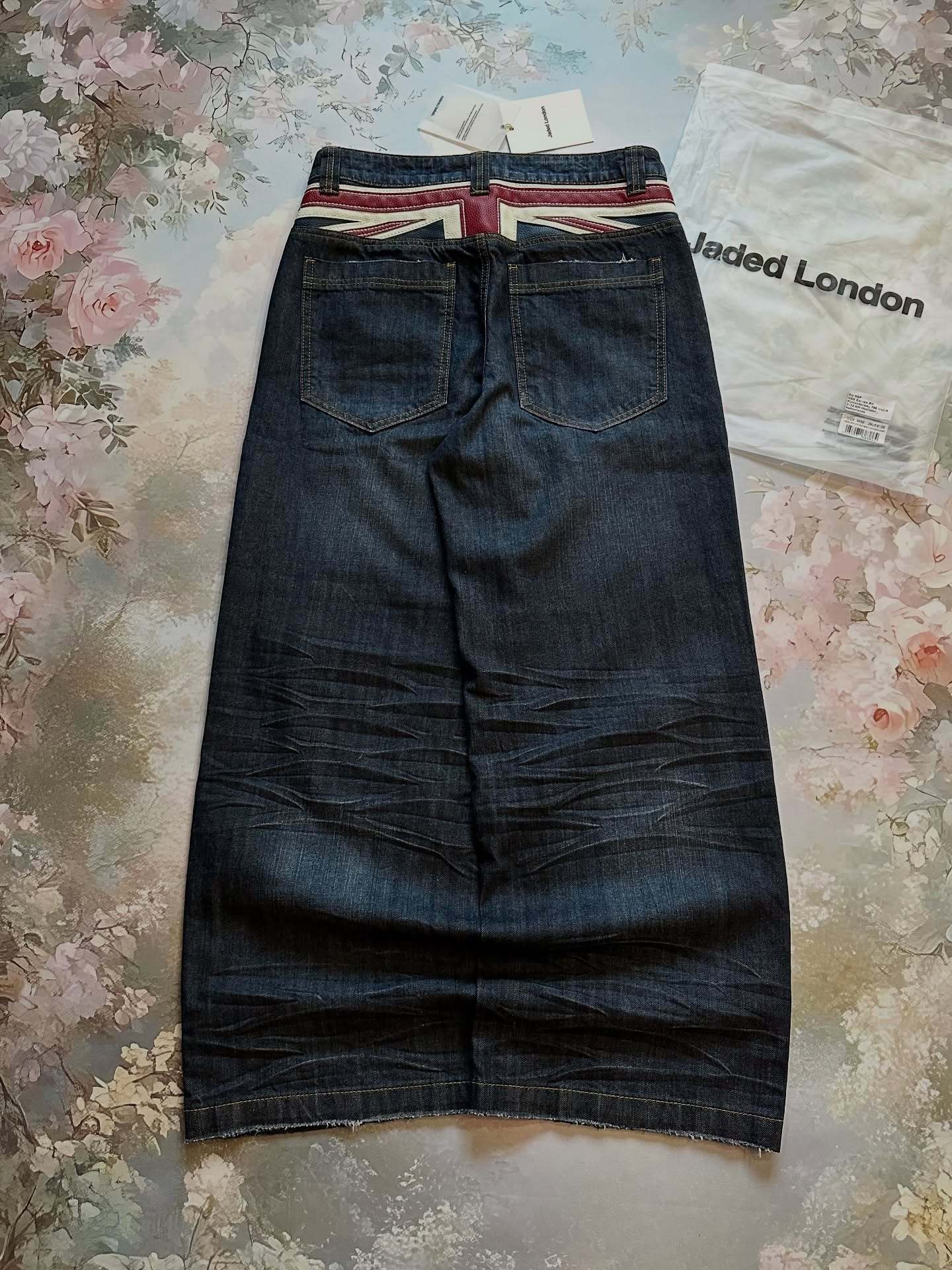 Y2K Hip-Hop Style Washed, Distressed, and Printed Jeans