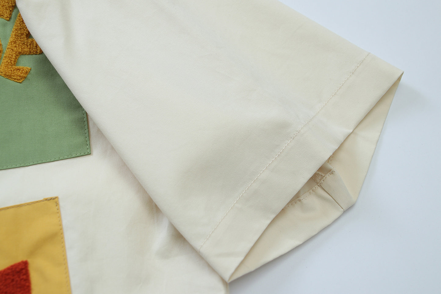 YAVIORA Colorblock-Shirt mit Flockdruck