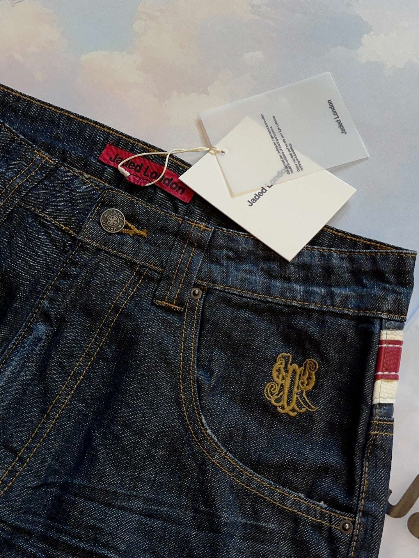 Y2K Hip-Hop Style Washed, Distressed, and Printed Jeans