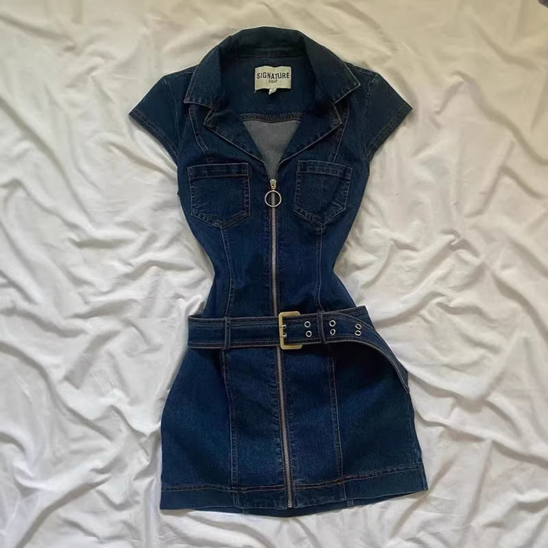 Y2K-style sleeveless, fitted, waist-cinching denim dress