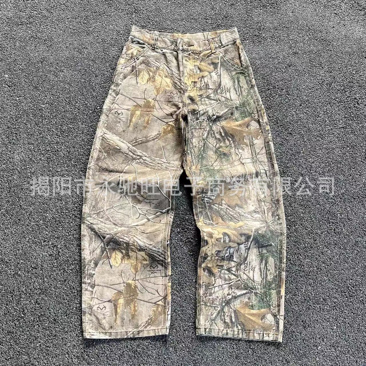 Loose-Fit Distressed Camouflage Jeans with Branch Pattern