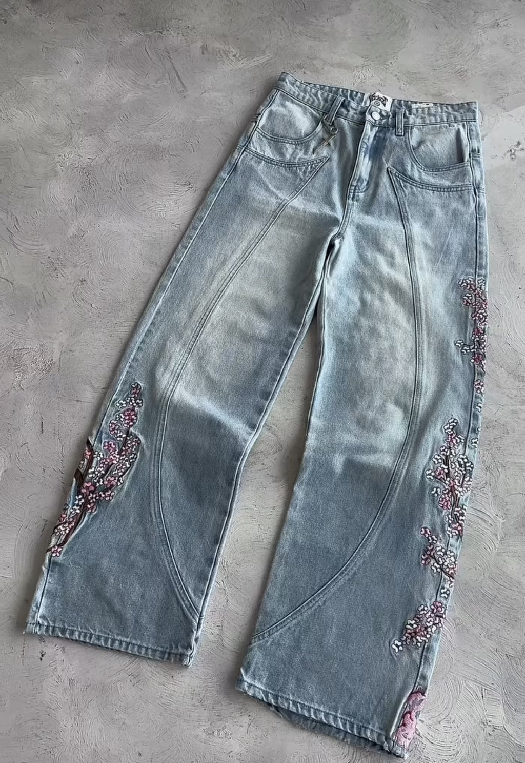 Vintage-Style Wide-Leg Jeans with Intricate Embroidery