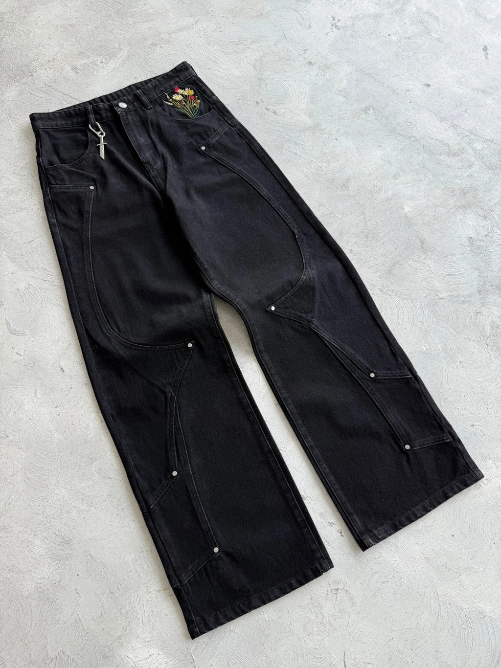 Vintage-Style Wide-Leg Jeans with Intricate Embroidery