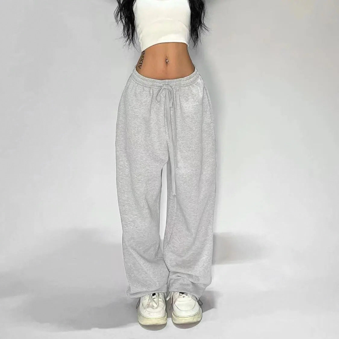Y2K wide-leg loose-fit casual sweatpants.