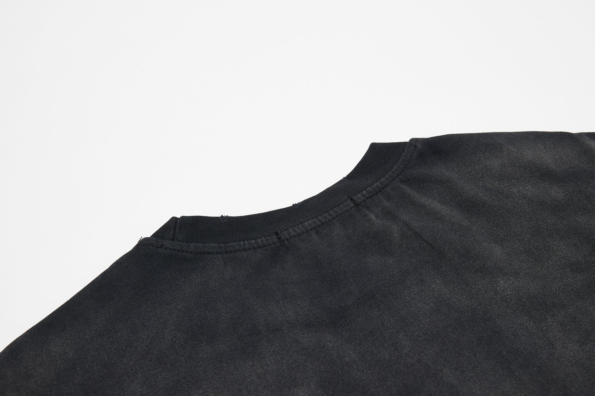 YAVIORA "Hear No Evil" Gradient T-Shirt
