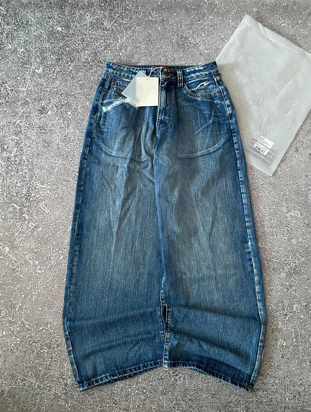 Y2K Hip-Hop Style Washed, Distressed, and Printed Jeans