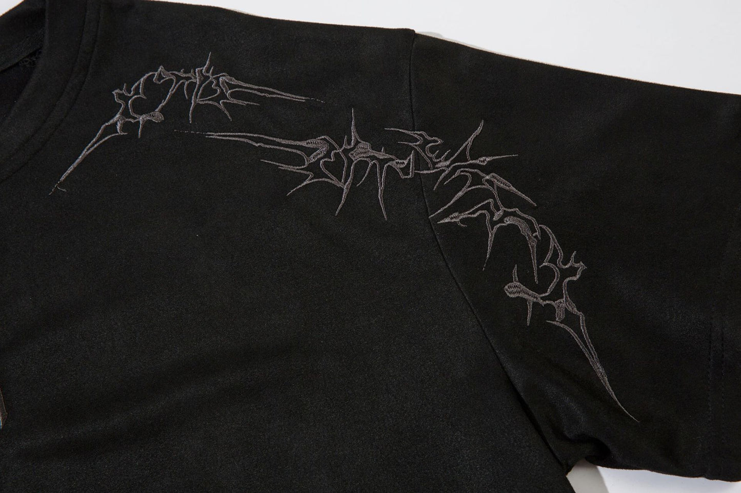 YAVIORA Besticktes Wildleder-T-Shirt