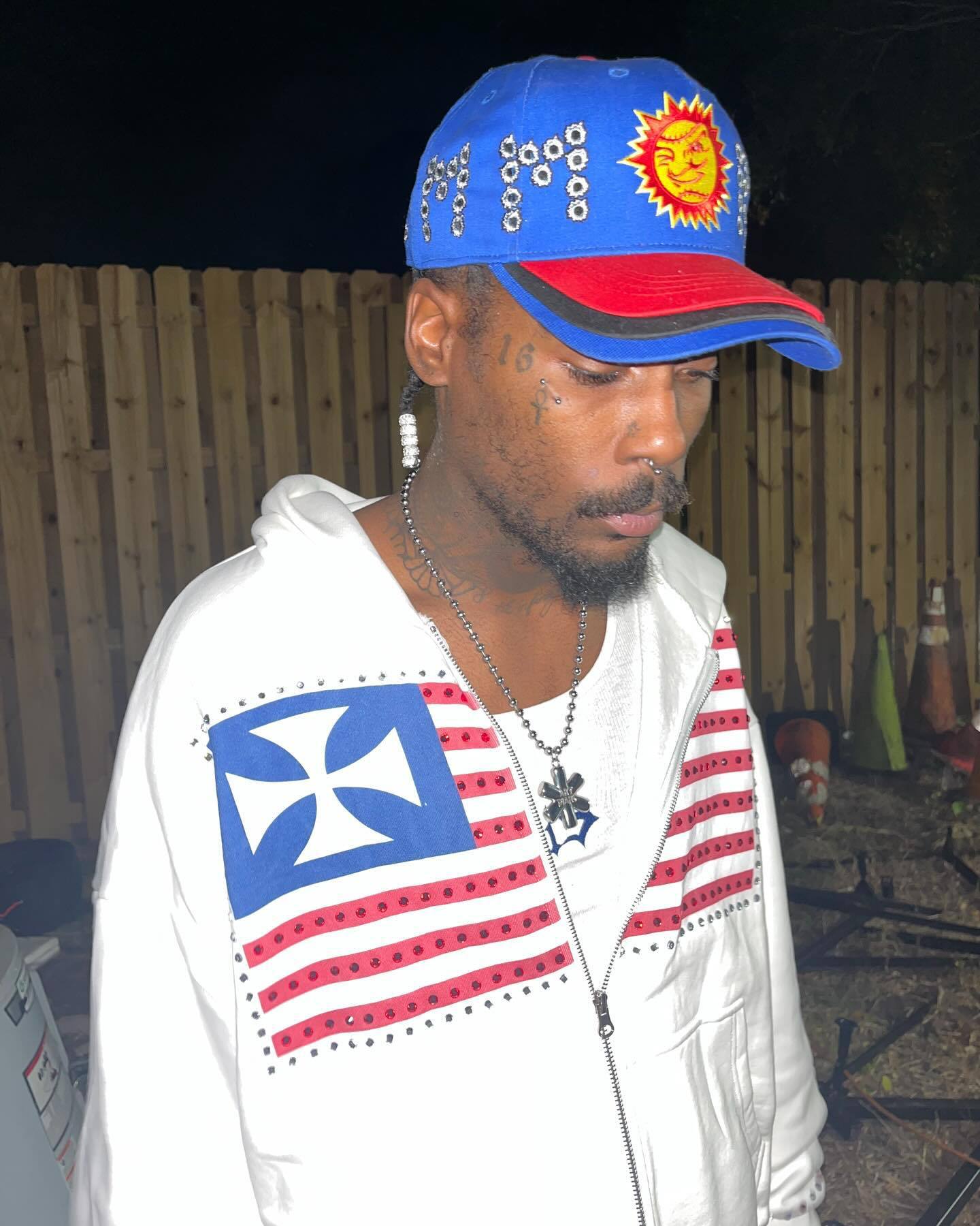 "Freedom & Beauty" Letter Appliqué Hoodie